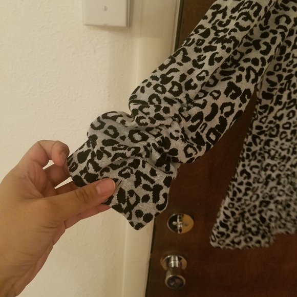 White and black leopard blazer - Picture 4 of 4